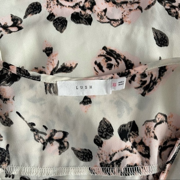 Like New Retail $159 Lush Dress Pink & Cream Floral With Ruffles Lightweight - Picture 5 of 7